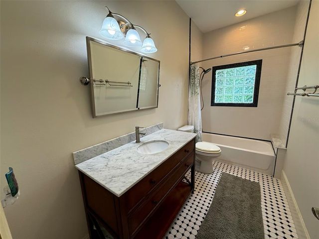 4 SUTTON COURT, Palm Coast, FL 32164