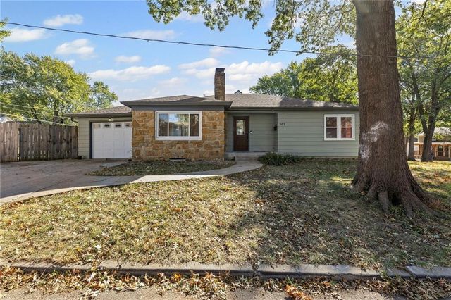 302 E Miami Street, Paola, KS 66071