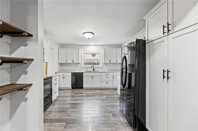 302 E Miami Street, Paola, KS 66071