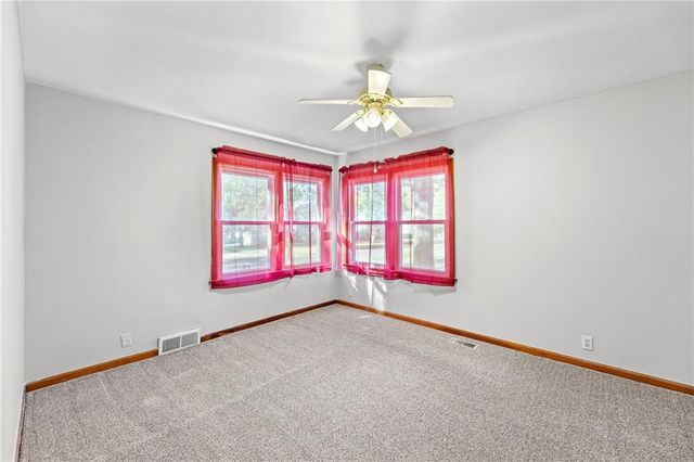 302 E Miami Street, Paola, KS 66071