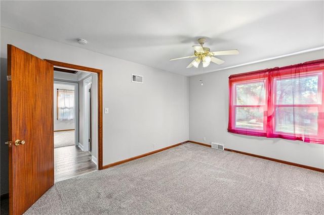 302 E Miami Street, Paola, KS 66071