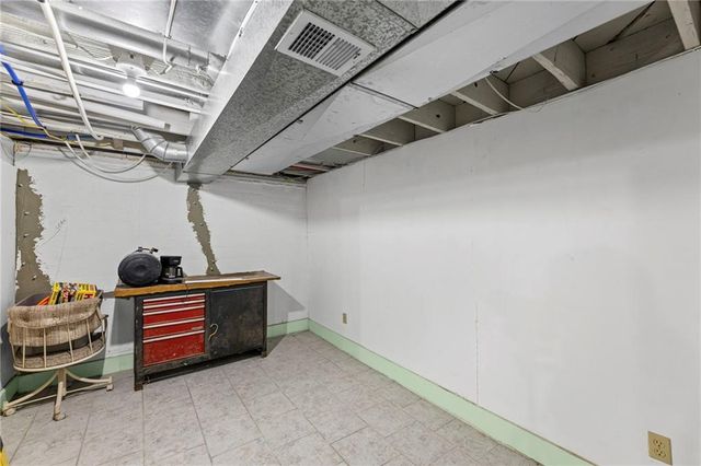 302 E Miami Street, Paola, KS 66071