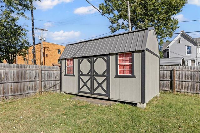 302 E Miami Street, Paola, KS 66071