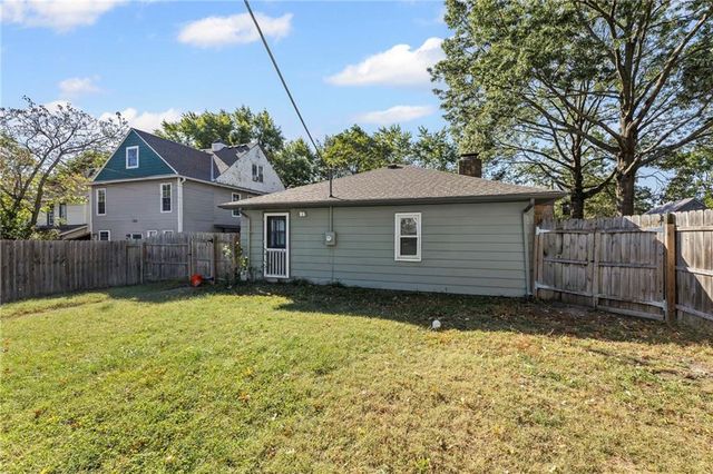 302 E Miami Street, Paola, KS 66071