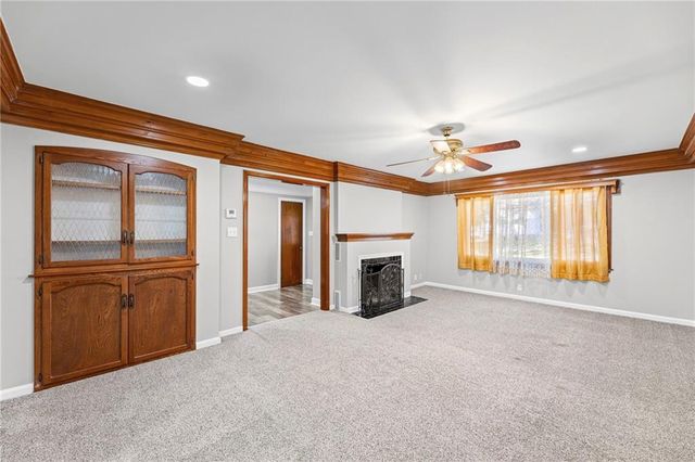 302 E Miami Street, Paola, KS 66071