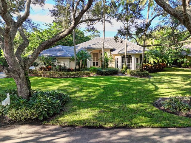 9923 SE Oak Tree Terrace, Tequesta, FL 33469