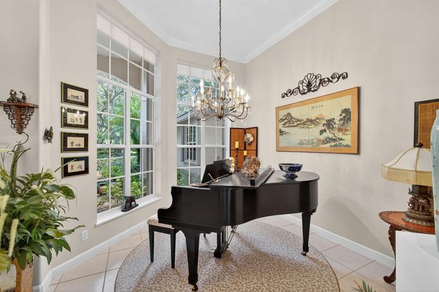 9923 SE Oak Tree Terrace, Tequesta, FL 33469