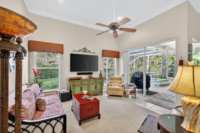 9923 SE Oak Tree Terrace, Tequesta, FL 33469