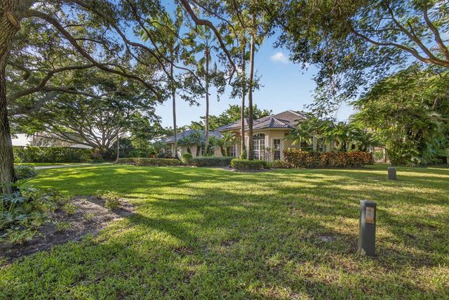 9923 SE Oak Tree Terrace, Tequesta, FL 33469