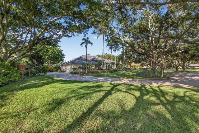9923 SE Oak Tree Terrace, Tequesta, FL 33469