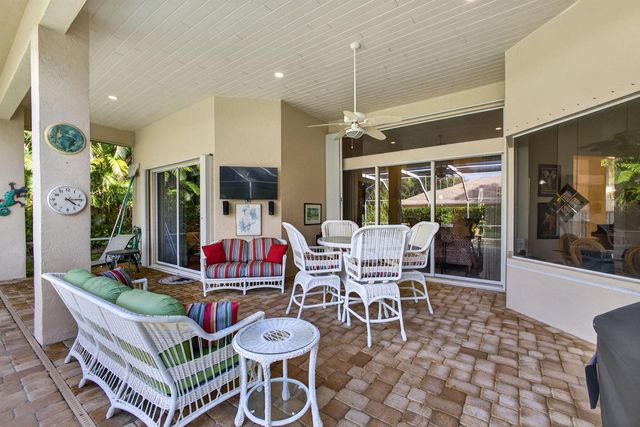 9923 SE Oak Tree Terrace, Tequesta, FL 33469