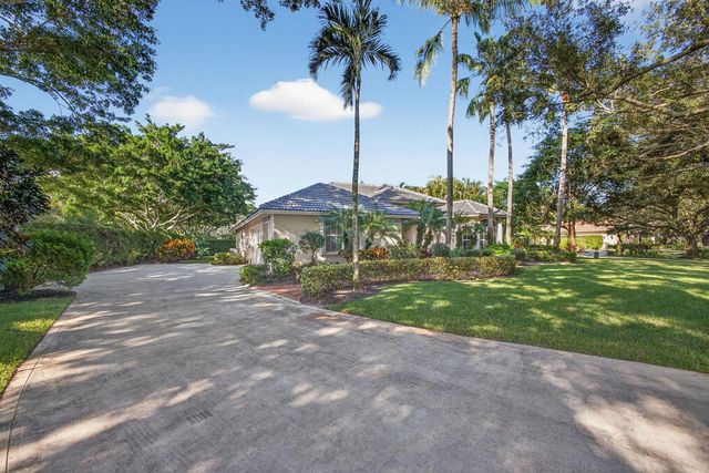 9923 SE Oak Tree Terrace, Tequesta, FL 33469