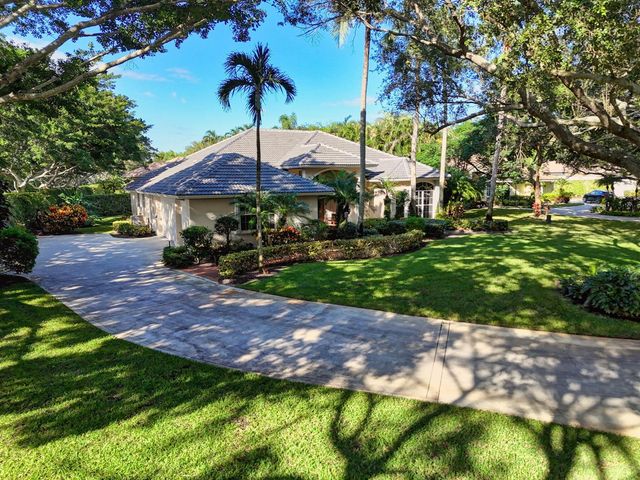 9923 SE Oak Tree Terrace, Tequesta, FL 33469