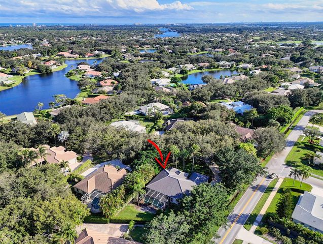 9923 SE Oak Tree Terrace, Tequesta, FL 33469