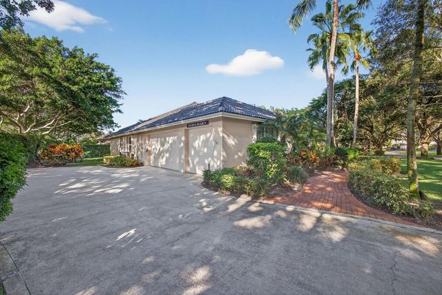 9923 SE Oak Tree Terrace, Tequesta, FL 33469