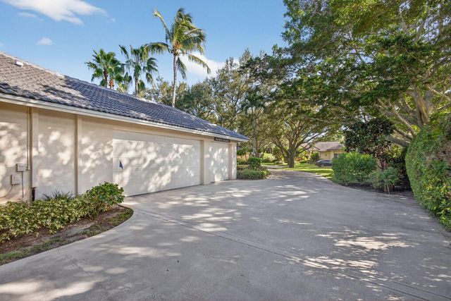 9923 SE Oak Tree Terrace, Tequesta, FL 33469