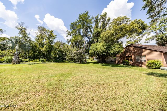 120 Gull Circle N, Daytona Beach, FL 32119