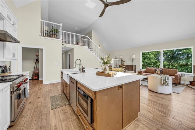 415 River Bluffs Drive, Jasper, TN 37347