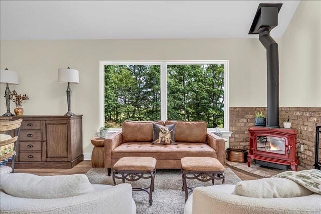 415 River Bluffs Drive, Jasper, TN 37347