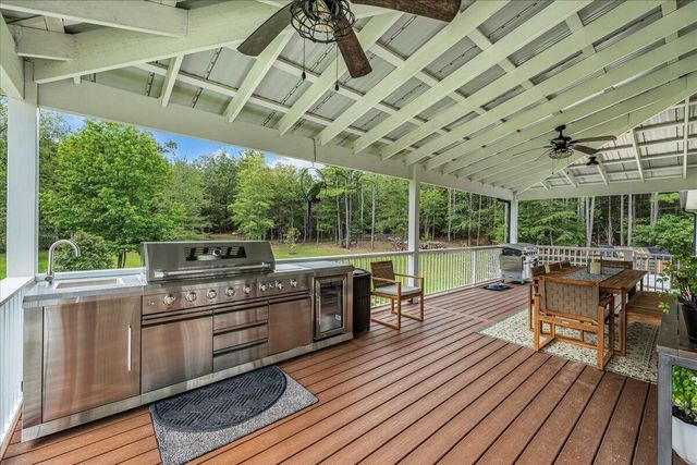 415 River Bluffs Drive, Jasper, TN 37347