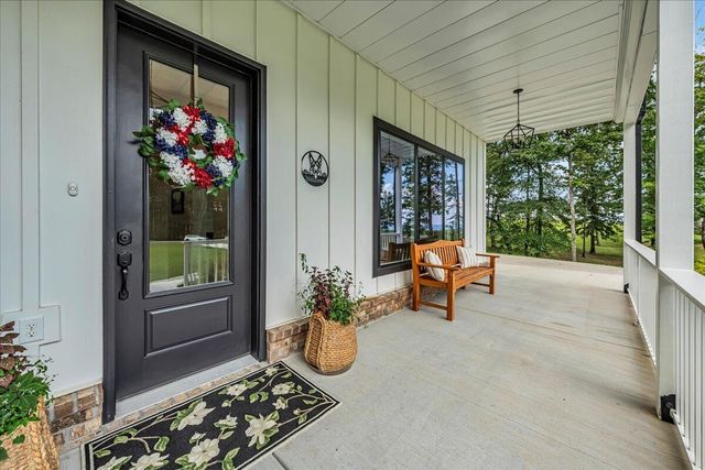 415 River Bluffs Drive, Jasper, TN 37347