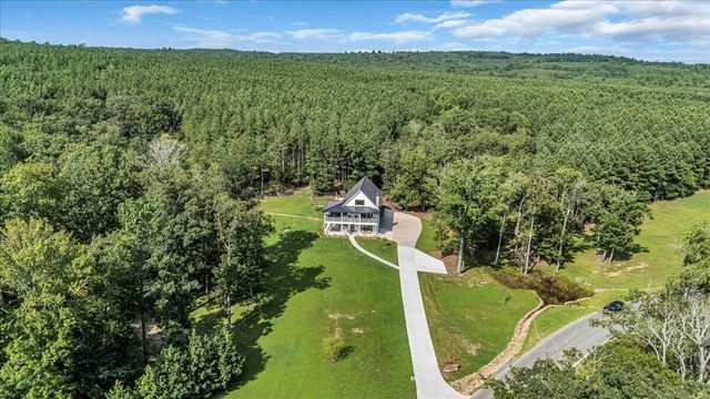 415 River Bluffs Drive, Jasper, TN 37347