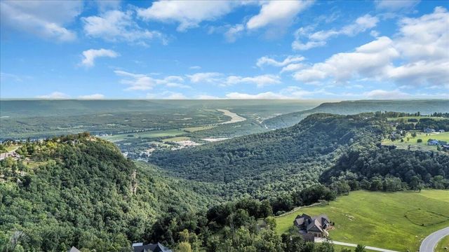 415 River Bluffs Drive, Jasper, TN 37347