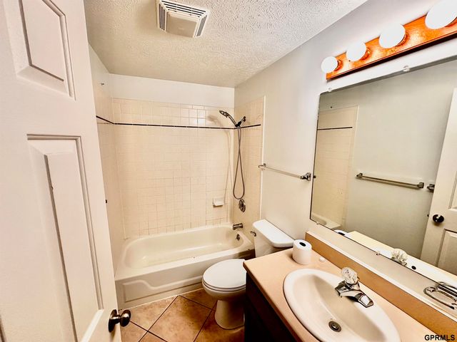 344 S 26th Street, Lincoln, NE 68510