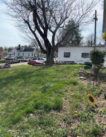 519 W 2nd Street, London, KY 40741
