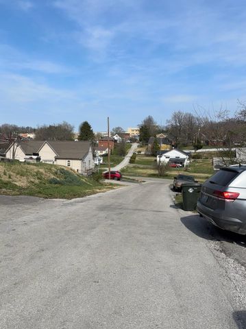 519 W 2nd Street, London, KY 40741