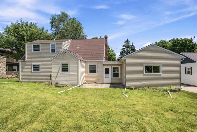 1109 11th AVENUE, Grafton, WI 53024
