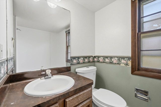 1109 11th AVENUE, Grafton, WI 53024