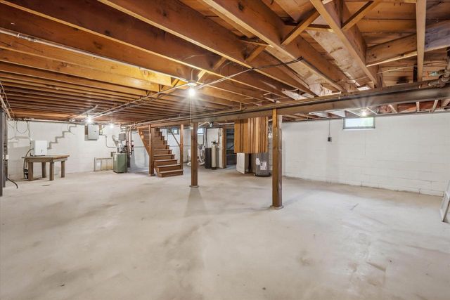 1109 11th AVENUE, Grafton, WI 53024