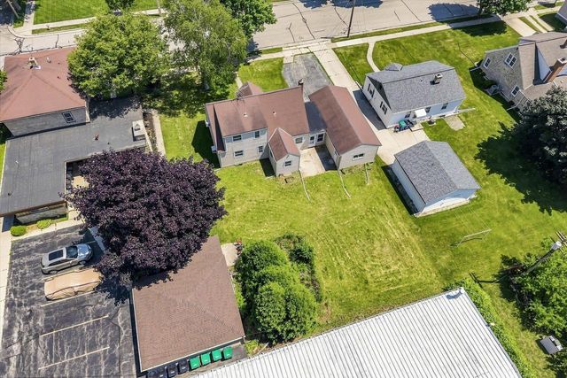 1109 11th AVENUE, Grafton, WI 53024