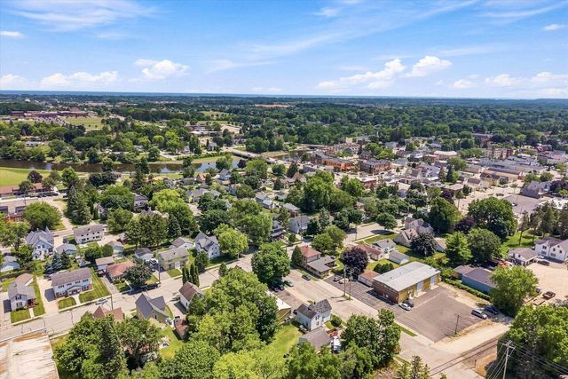 1109 11th AVENUE, Grafton, WI 53024