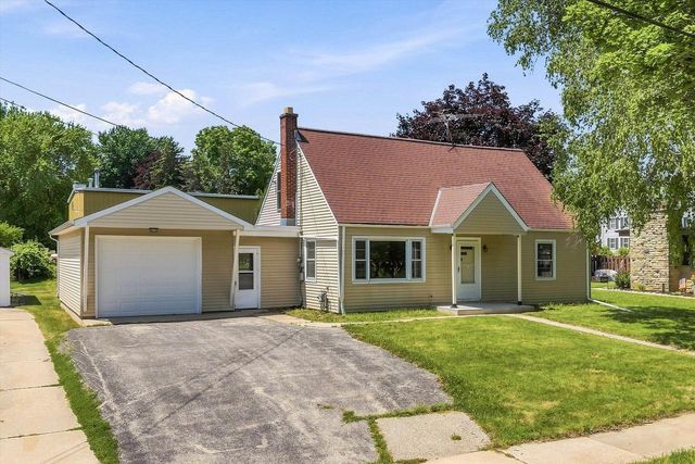 1109 11th AVENUE, Grafton, WI 53024