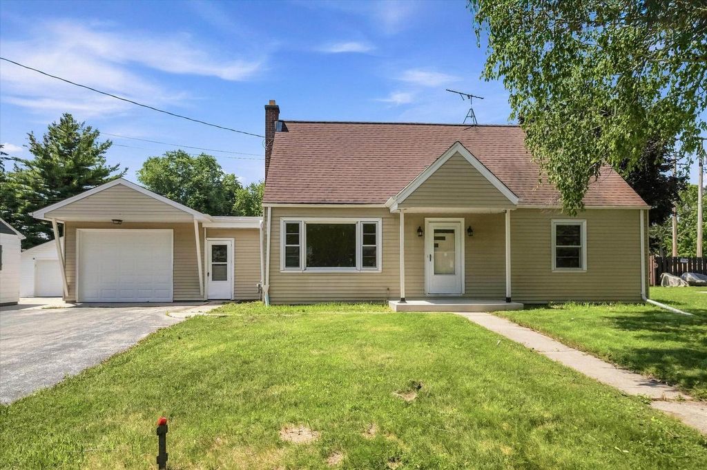 1109 11th AVENUE, Grafton, WI 53024