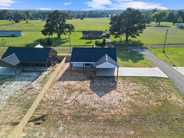 623 CR 310, De Berry, TX 75639