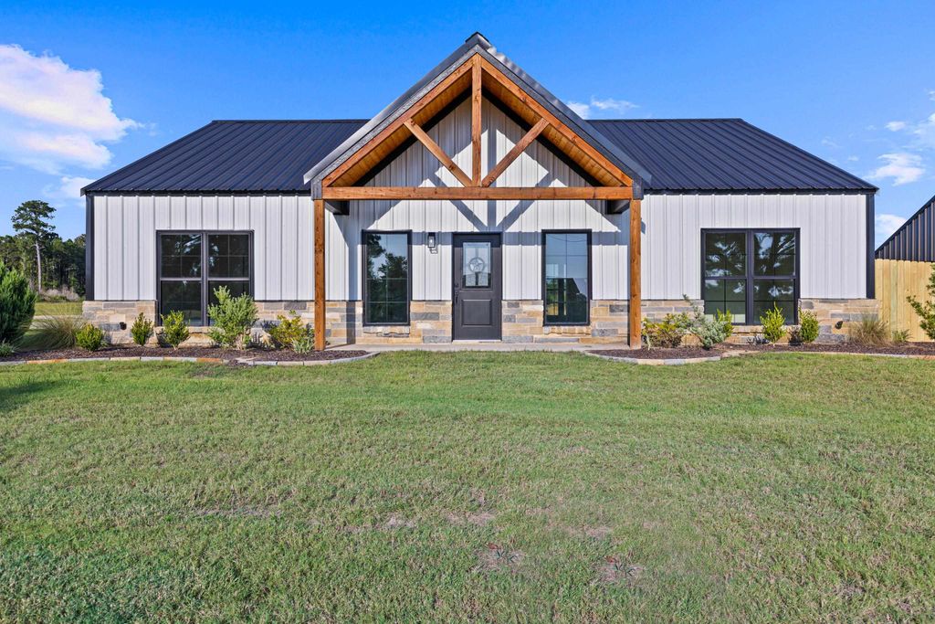 623 CR 310, De Berry, TX 75639