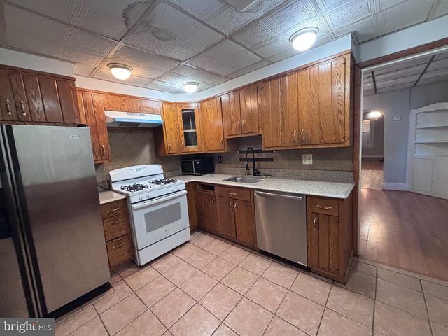 100 PARK LN, Hamilton Twp, NJ 08609