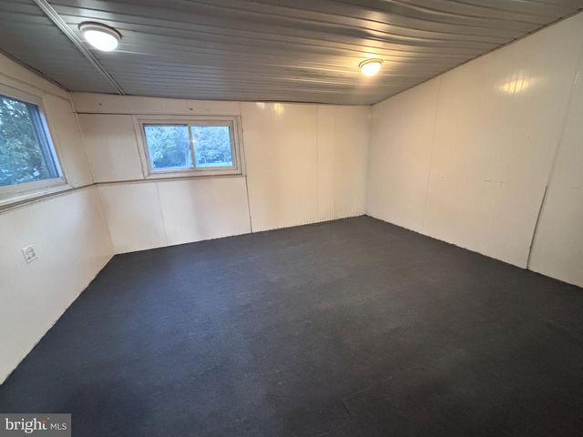 100 PARK LN, Hamilton Twp, NJ 08609