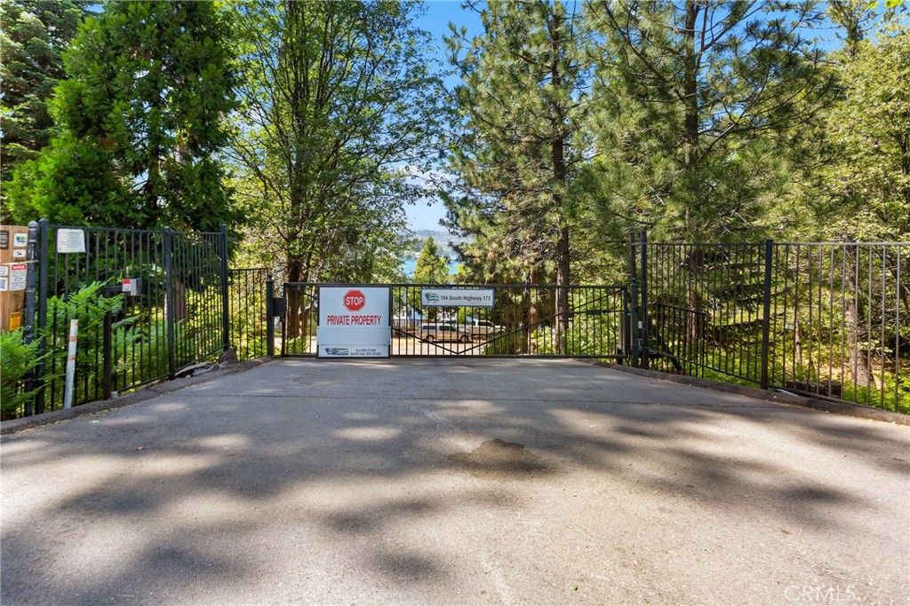 Image 12 of property listing at 211 S211, Lake Arrowhead, CA 92352