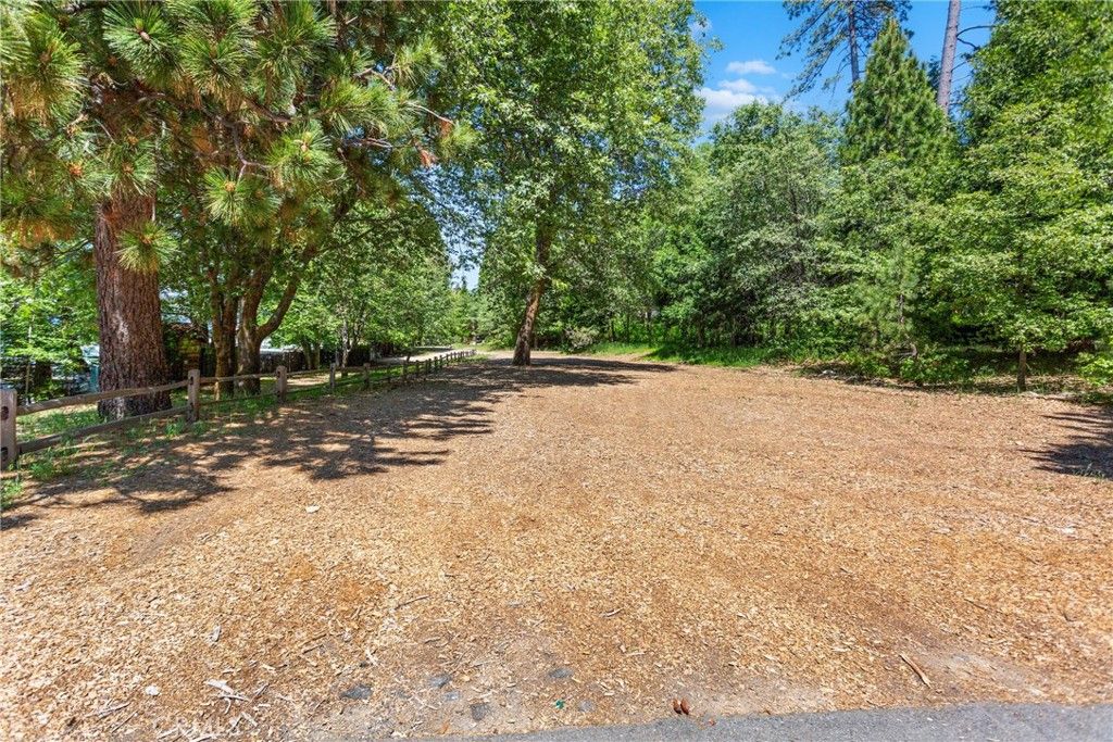 Image 13 of property listing at 211 S211, Lake Arrowhead, CA 92352