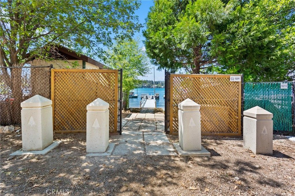 Image 2 of property listing at 211 S211, Lake Arrowhead, CA 92352