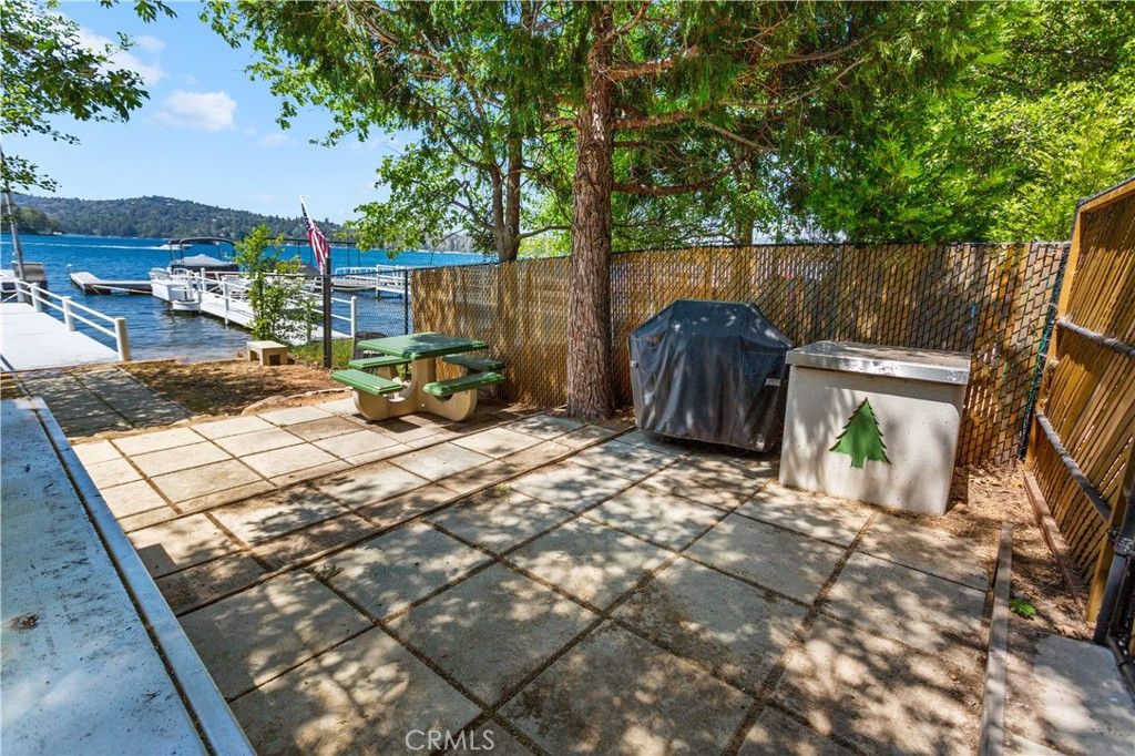 Image 3 of property listing at 211 S211, Lake Arrowhead, CA 92352