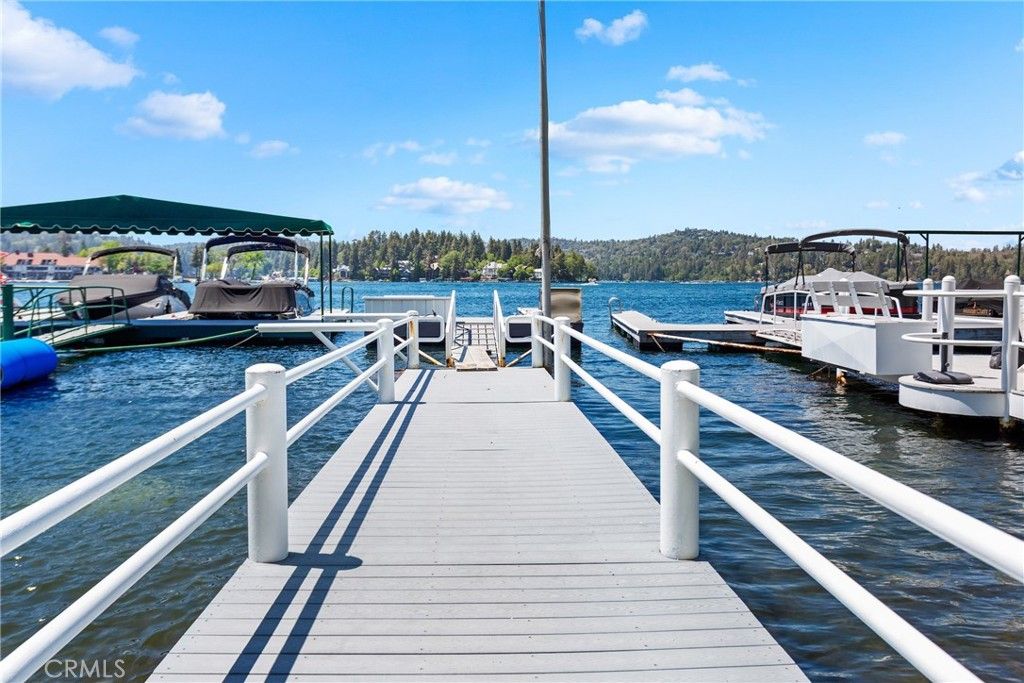 Image 5 of property listing at 211 S211, Lake Arrowhead, CA 92352