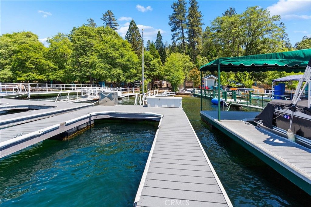 Image 8 of property listing at 211 S211, Lake Arrowhead, CA 92352