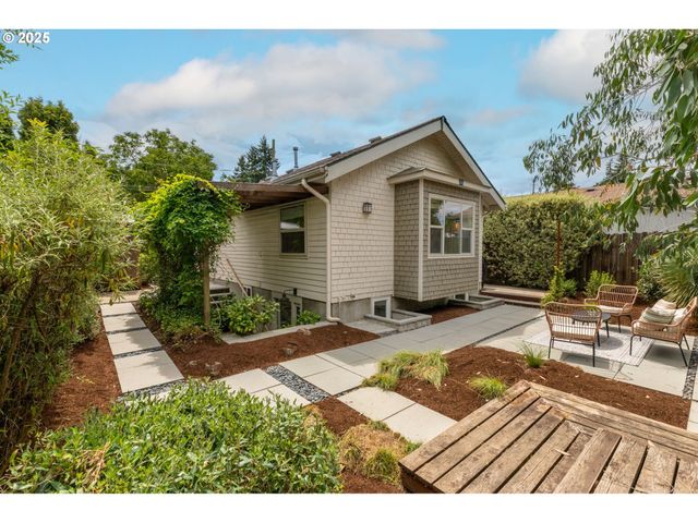 5805 Ne SHAVER St, Portland, OR 97213