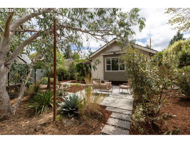 5805 Ne SHAVER St, Portland, OR 97213