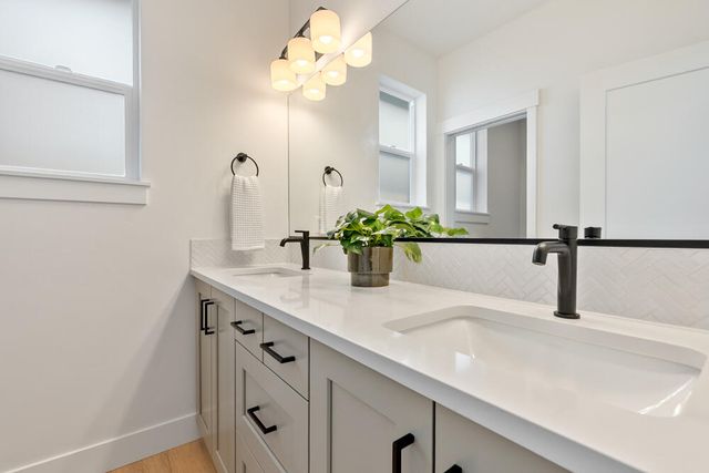 60850 SE Barstow Place, Bend, OR 97702